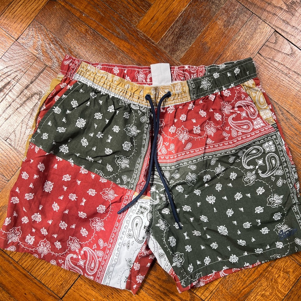 Men’s bandana print shorts pull and Bear